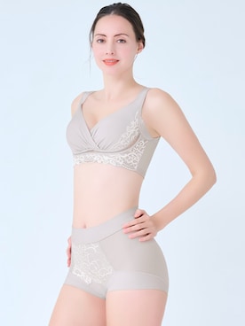 ブラデリスニューヨーク / NuBraさんのコーディネート