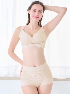 ブラデリスニューヨーク / NuBraさんのコーディネート