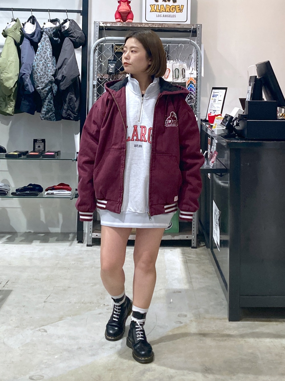 「シンプルコーデ、春カラー、今日のコーデ、カジュアルコーデ、XLARGE、ストリート、低身長、低身長コーデ」｜「XLARGEのOLD OG HOODED WORK JACKET（ブルゾン、レッド系）」を使った、沼田亜樹さん（レディース・156cm）の冬コーディネートの1枚目の写真