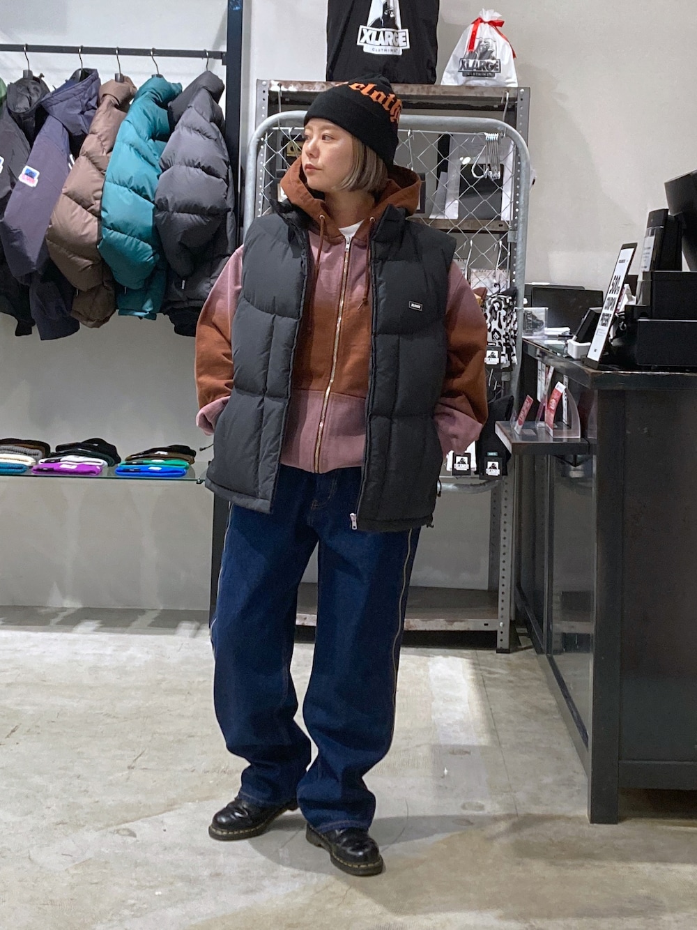 「秋冬コーデ、オトナ女子、いいね、save、フォローお願いします🤑、XLARGE、ストリート、ストリートコーデ、低身長、低身長コーデ」｜「XLARGEのMIST DYED ZIP UP HOODED SWEATSHIRT（パーカー、ブラウン系）」を使った、沼田亜樹さん（レディース・156cm）の秋コーディネートの1枚目の写真