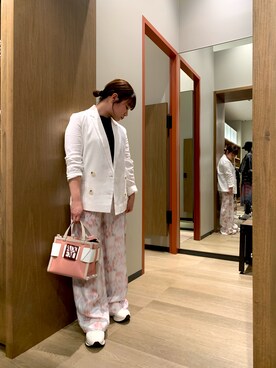 「花柄パンツ」｜「アイテム（ジャケット/アウター）」を使った、mama🐯さん（レディース・154cm）の春コーディネート