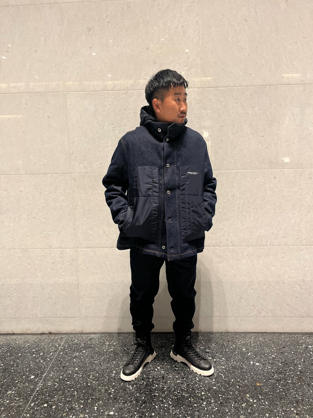 「AXchanger、AXchange、armaniexchange、ARMANIEXCHANGE、アルマーニエクスチェンジ」｜「ARMANI EXCHANGEの【A|X アルマーニ エクスチェンジ】デニムキャバンコート（デニムジャケット、ブルー系）」を使った、nagaidayoさん（メンズ・173cm）の秋コーディネートの1枚目の写真