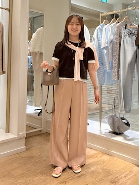 「NOLLEY’S Sophi（ノーリーズソフィ）のウォッシャブル強撚ツイルワイドパンツ（その他パンツ、ピンク系）」を使った、AIRIさん（レディース・157cm）の春コーディネート