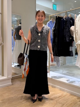 「アイテム（ストール/ショール）」を使った、AIRIさん（レディース・157cm）の秋コーディネート