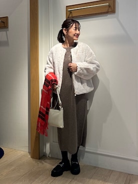 「アイテム（ストール/ショール）」を使った、daimonさん（レディース・154cm）の秋コーディネート