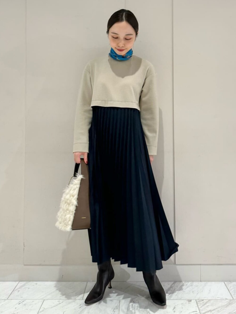 【新品未使用】ballsey ミルドジャージーコンビ クルーネックワンピース ミルドジャージーコンビ クルーネックワンピースを使った人気