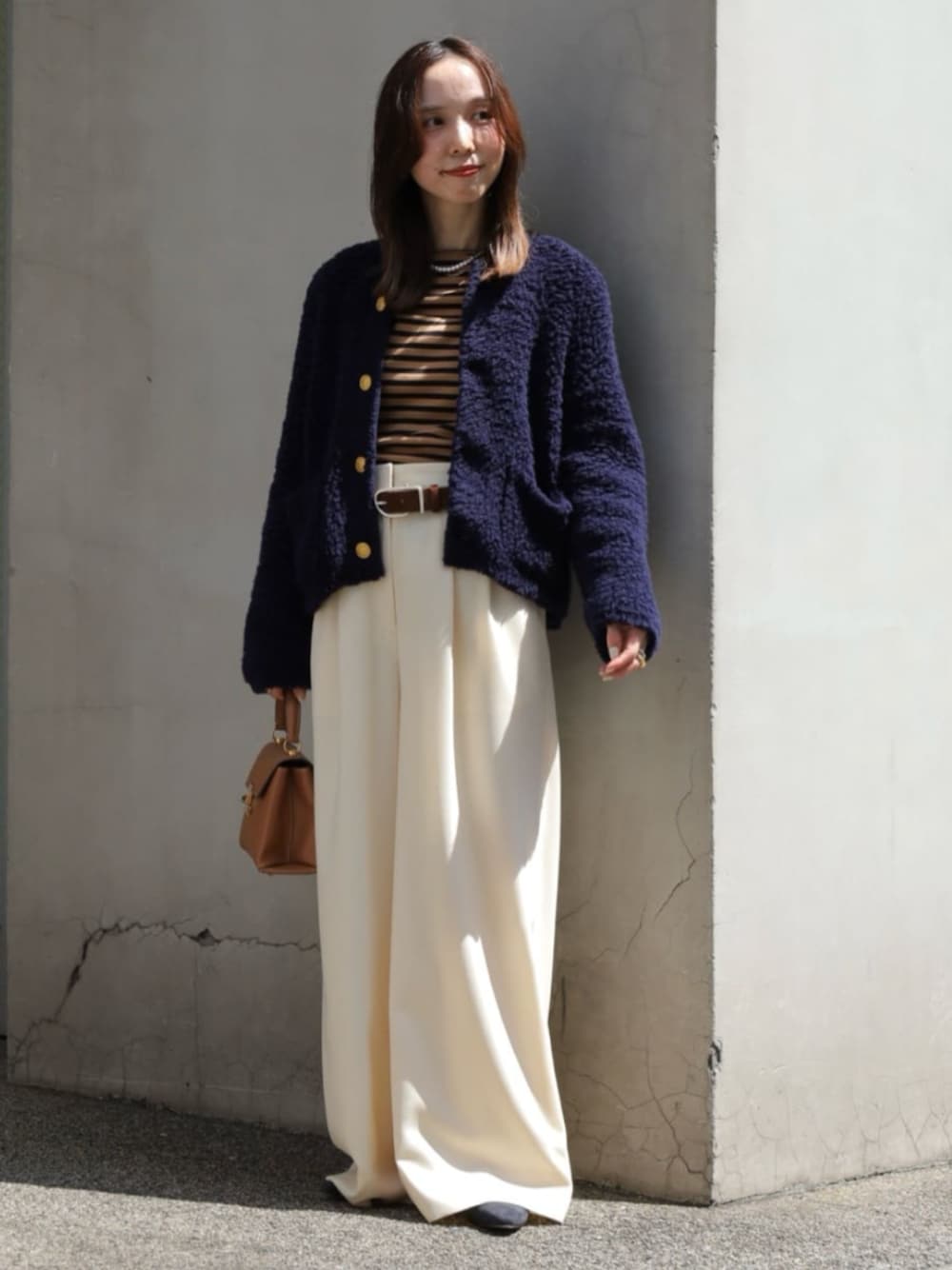「TOMORROWLAND、トゥモローランド、TOMORROWLAND collection、ballsey、MACPHEE、januka、NEBULONIE、ニットジャケット、ムートンニット、ボーダートップス、チェスターコート、ベルテッドパンツ、マリン」｜「TOMORROWLAND collectionのコットンフライスボーダー ロングスリーブプルオーバー（Tシャツ/カットソー、ベージュ系）」を使った、Fukurono_TOMORROWLANDさん（レディース・153cm）の冬コーディネートの1枚目の写真
