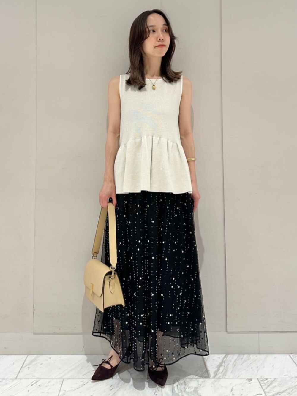 「TOMORROWLAND、トゥモローランド、DES PRÉS、ballsey、AGNEEL、NEBULONIE、ぺプラムトップス、チュールスカート、エンブロイダリー、ビーズ刺繍、大人カジュアル」｜「BALLSEYのビーズミックスエンブロイダリー ギャザースカート（スカート、ブラック系）」を使った、Fukurono_TOMORROWLANDさん（レディース・153cm）の夏コーディネートの1枚目の写真