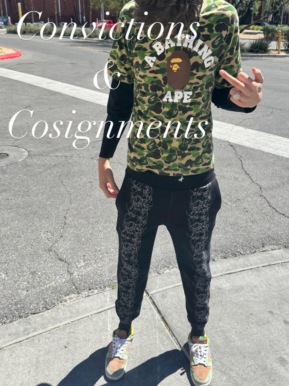 「Vegas」｜「NIKEのアイテム（スニーカー、グリーン系）」を使った、pradatwothousandさん（メンズ・196cm）の冬コーディネートの1枚目の写真