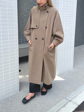 「ブラウンコーデ」｜「アイテム（トレンチコート）」を使った、EMMA LIMBERさん（レディース・167cm）の秋コーディネート