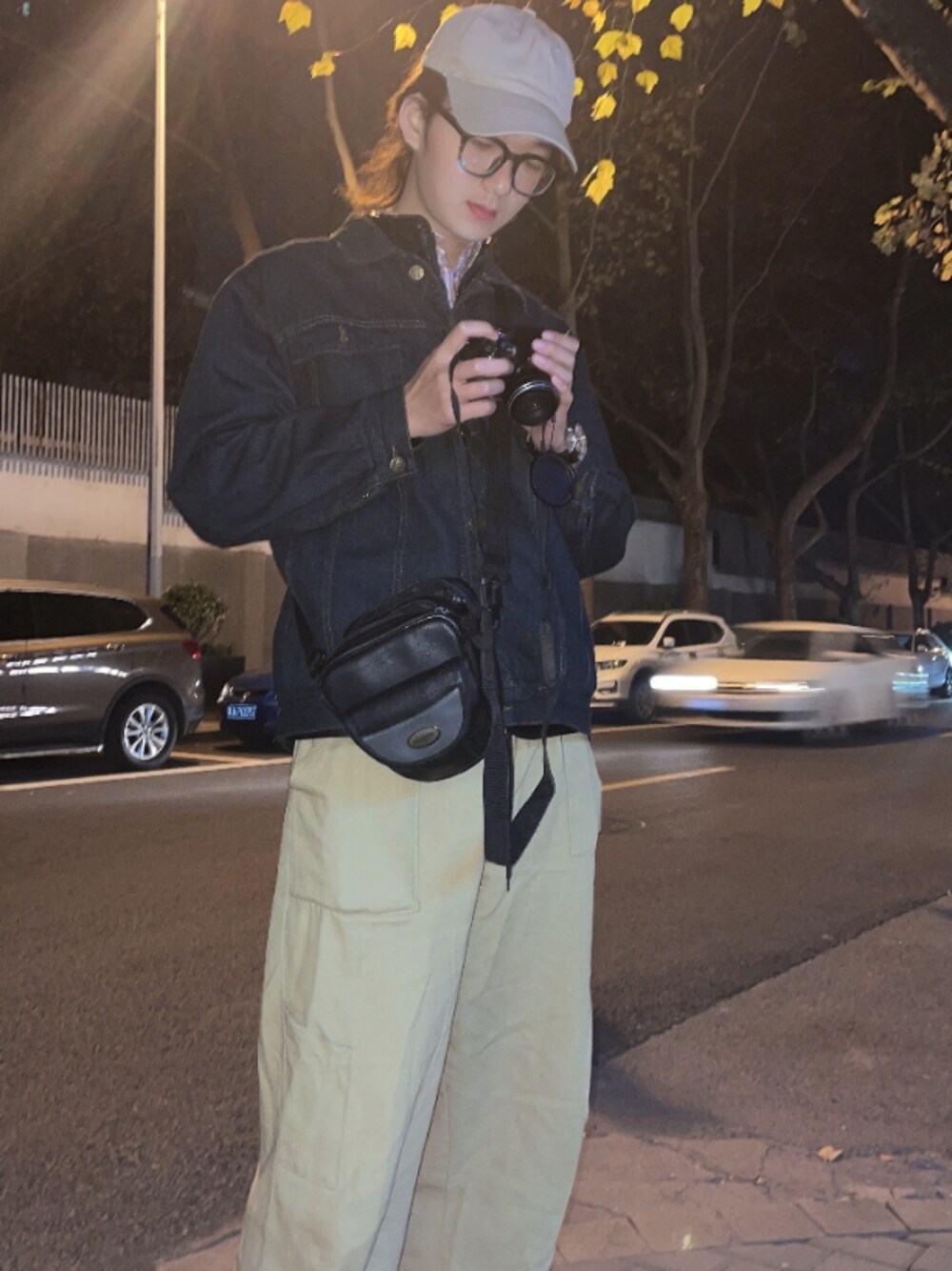 「通勤穿搭」｜「ZARAのアイテム（ムートンコート、ブラック系）」を使った、xiaofeiさん（メンズ・183cm）の冬コーディネートの1枚目の写真