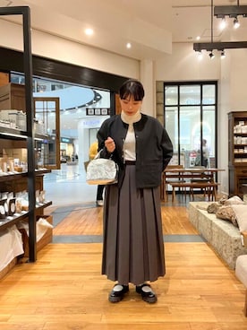 「アイテム（ノーカラージャケット）」を使った、カナイさん（レディース・157cm）の秋コーディネート