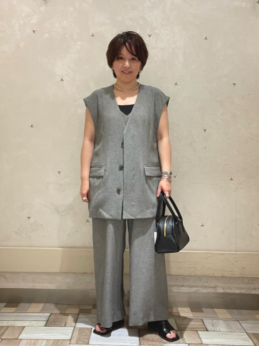 「セットアップ、ジレ、オールインワン」｜「Rie Millerの《セットアップ対応》【PR林☆別注アイテム】ウォッシャブルエアーシャークオールインワン（つなぎ/オールインワン、グレー系）」を使った、kumaさん（骨格ストレート・レディース・153cm）の春コーディネートの1枚目の写真