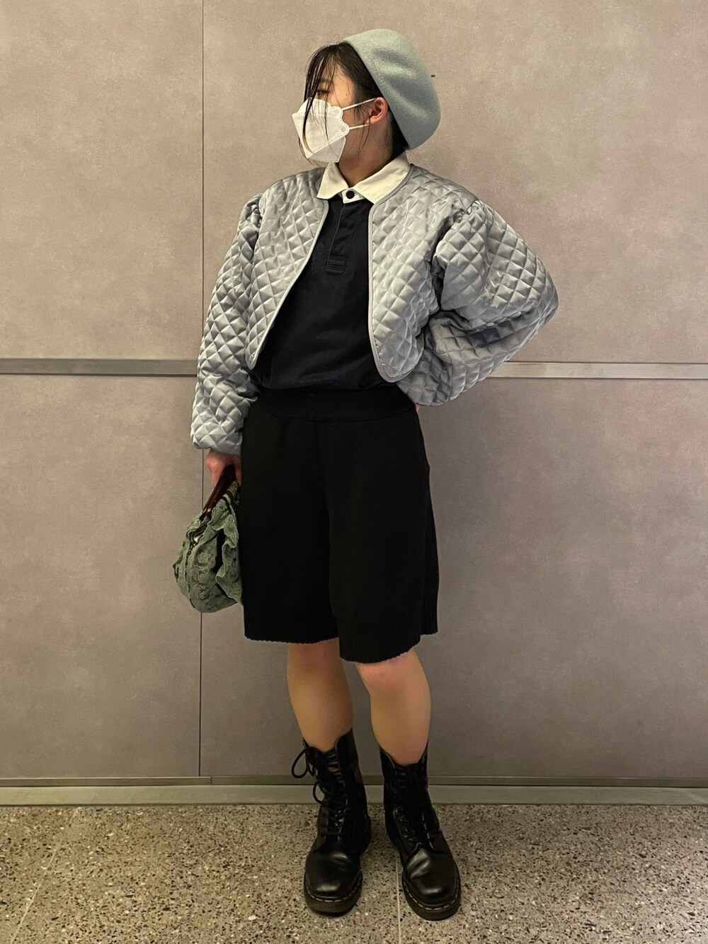 「未来のWEARISTAプロジェクト、低身長女子、パンツスタイル、秋冬、キルティングコート、秋ルック紹介するよ、ブルーコーデ、ベレー帽、ブーツ、お洒落さんとつながりたい、カラーコーデ、水色、ootd、キルトジャケット、低身長コーデ」｜「14+のウールバスクベレー帽 / ber（ハンチング/ベレー帽、ブルー系）」を使った、莉さん（レディース・149cm）の秋コーディネートの1枚目の写真
