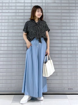 「Elura（エルーラ）のアイテム（スニーカー）」を使った、MAIKOさん（レディース・150cm）の春コーディネート