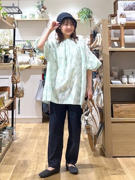「studio CLIP（スタディオクリップ）のすっきりイージーテーパードパンツ[プチ・プラスサイズあり]（その他パンツ、ブルー系）」を使った、MAIKOさん（レディース・150cm）の春コーディネート