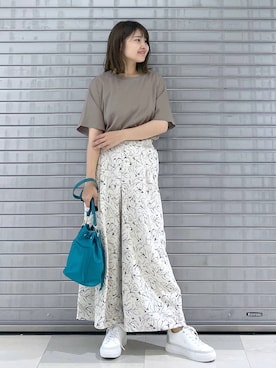 「Elura（エルーラ）のアイテム（スニーカー）」を使った、MAIKOさん（レディース・150cm）の春コーディネート