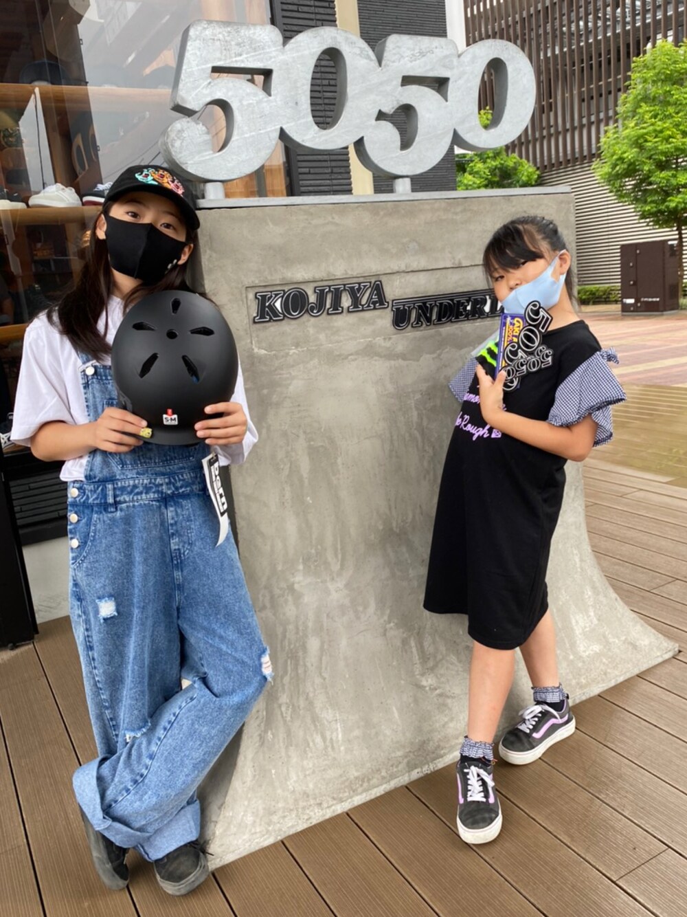 「休日スタイル、休日コーデ、スケータースタイル、スケボ女子、js5」｜「SANTA CRUZのアイテム（Tシャツ/カットソー、ホワイト系）」を使った、☆Rico☆さん（キッズ・138cm）の夏コーディネートの1枚目の写真