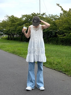 「ehka sopo（エヘカソポ）のウォッシュ加工刺繍キャップ（ハット、ブラウン系）」を使った、ノアさん（レディース・157cm）の秋コーディネート