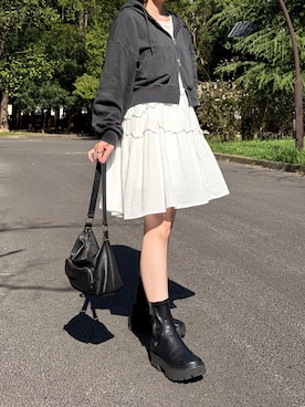 「CHARLES & KEITH（チャールズ & キース）のサイドジップ アンクルブーツ / Side-Zip Ankle Boots（ブーツ、ブラック系）」を使った、ノアさん（レディース・157cm）の春コーディネート