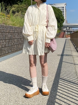 「Onitsuka Tiger（オニツカタイガー）のDELEGATION CHUNK / デレゲーション チャンク（スニーカー、ホワイト系）」を使った、ノアさん（レディース・157cm）の秋コーディネート