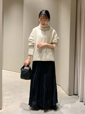 「白ニット」｜「アイテム（スカート、ブラック系）」を使った、NANAHO_155cm(相互)さん（レディース・155cm）の秋コーディネート