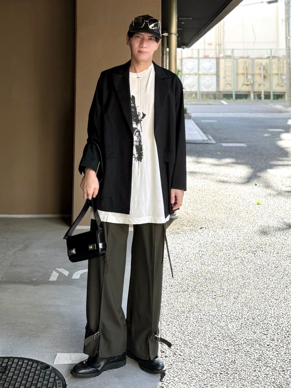 miu miuのサングラスを使った人気ファッションコーディネート
