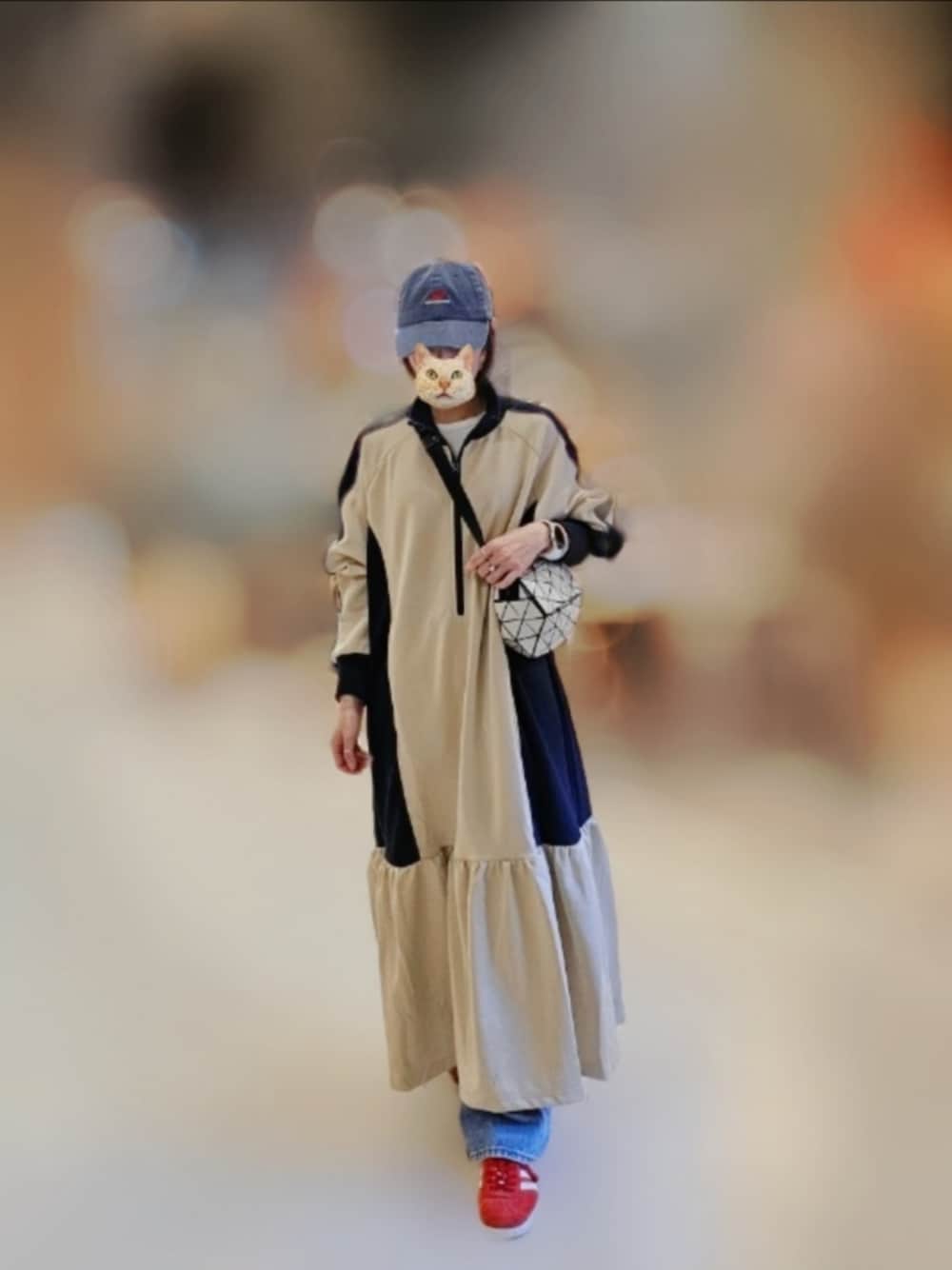 BAO BAO ISSEY MIYAKEのショルダーバッグ（ベージュ系）を使った人気  