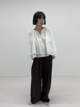 「URBAN RESEARCH（アーバンリサーチ）のコットンボイルギャザーショートブラウス（シャツ/ブラウス、ホワイト系）」を使った、saeさん（レディース・152cm）の冬コーディネート