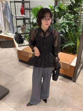 「URBAN RESEARCH（アーバンリサーチ）のGANNI　FLOCKED ORGANZA PEPLUM SHIRTS（シャツ/ブラウス、ブラック系）」を使った、saeさん（レディース・152cm）の春コーディネート
