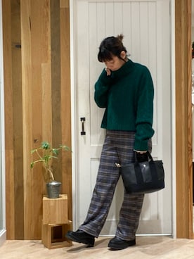 「Samansa Mos2 blue」｜「アイテム（その他シューズ）」を使った、タナカさん（レディース・158cm）の冬コーディネート