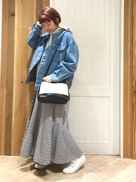 「Samansa Mos2 blue」｜「アイテム（デニムジャケット）」を使った、タナカさん（レディース・158cm）の春コーディネート