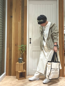 「Samansa Mos2 blue」｜「アイテム（マウンテンパーカー）」を使った、タナカさん（レディース・158cm）の春コーディネート