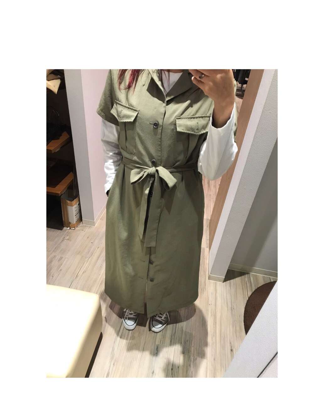 「アパレル、おしゃれになりたい、シャツワンピース、シンブルコーデ、大人カジュアル、アースカラー、いいねお願いします💕、いいね返し」｜「CONVERSEのCONVERSE(コンバース)NEXTAR(ネクスター) 110LOW（NXOX）（スニーカー、グレー系）」を使った、pypy02さん（レディース・163cm）の春コーディネートの1枚目の写真