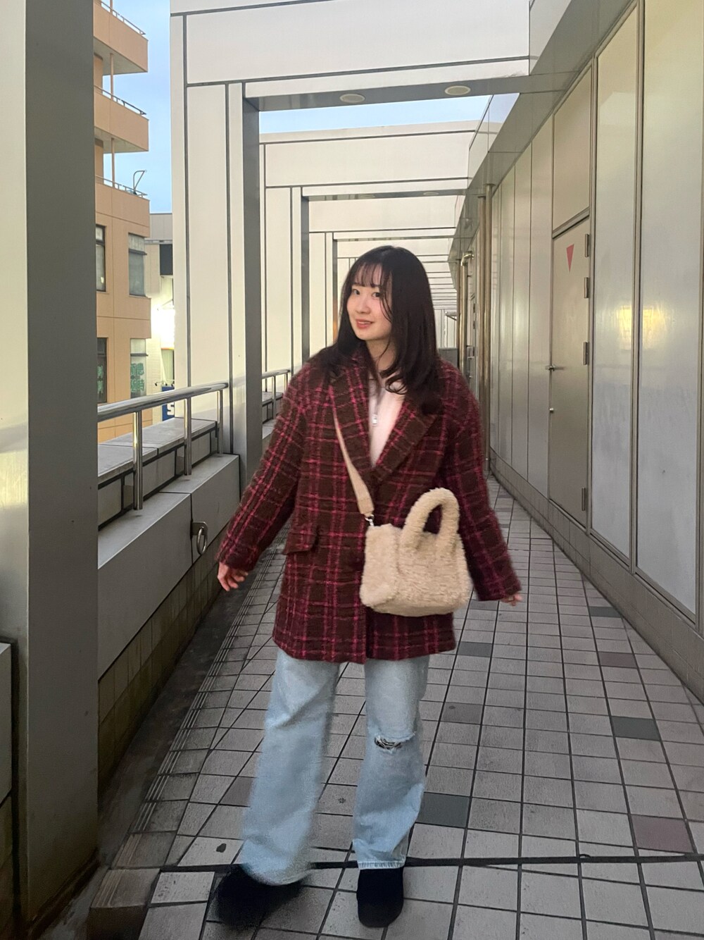 ZARAのチェスターコート（ピンク系）を使った人気ファッション