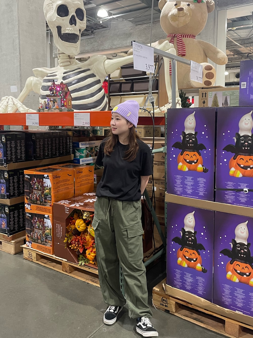 「秋っぽコーデ更新中、秋コーデ、カーキ、パステルカラー、ニット帽、ブチプラ、カーゴパンツ、ハロウィン、Tシャツ、チノパン」｜「H&Mのアイテム（ニットキャップ/ビーニー、パープル系）」を使った、LEOさん（レディース・157cm）の秋コーディネートの1枚目の写真