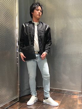 「ARMANI EXCHANGE（アルマーニエクスチェンジ）の【A|X アルマーニ エクスチェンジ】ブルーウォッシュデニムパンツ_J14 SKINNY（デニムパンツ、ブルー系）」を使った、KAKERUさん（メンズ・170cm）の春コーディネート