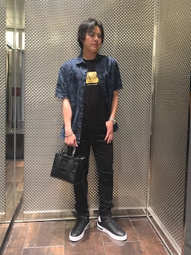 「ARMANI EXCHANGE（アルマーニエクスチェンジ）の【A|X アルマーニ エクスチェンジ】アーカイブプリント デニム 半袖シャツ/BOXY（シャツ/ブラウス、ブルー系）」を使った、KAKERUさん（メンズ・170cm）の春コーディネート