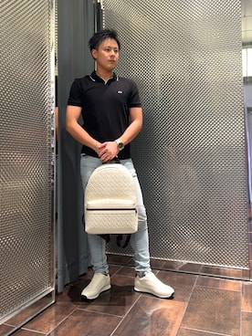 「ARMANI EXCHANGE（アルマーニエクスチェンジ）の【A|X アルマーニ エクスチェンジ】ライトブルーウォッシュ スリムフィット デニムパンツ_J14 SLIM（デニムパンツ、ブルー系）」を使った、KAKERUさん（メンズ・170cm）の夏コーディネート