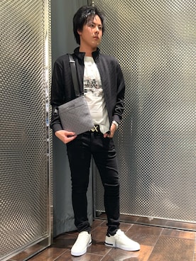 「ARMANI EXCHANGE（アルマーニエクスチェンジ）の【A|X アルマーニ エクスチェンジ】AXロゴ プリント 半袖クルーネックTシャツ/REGULAR（EC限定カラー含）（Tシャツ/カットソー、ホワイト系）」を使った、KAKERUさん（メンズ・170cm）の春コーディネート
