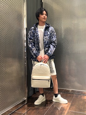 「ARMANI EXCHANGE（アルマーニエクスチェンジ）の【A|X アルマーニ エクスチェンジ】91ロゴ 半袖クルーネックTシャツ/REGULAR+（Tシャツ/カットソー、ホワイト系）」を使った、KAKERUさん（メンズ・170cm）の春コーディネート