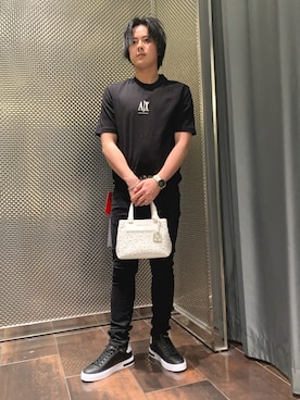 「ARMANI EXCHANGE（アルマーニエクスチェンジ）の【A|X アルマーニ エクスチェンジ】ICON 半袖クルーネックTシャツ/REGULAR+（Tシャツ/カットソー、ブラック系）」を使った、KAKERUさん（メンズ・170cm）の春コーディネート