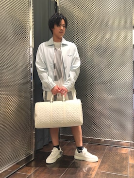 「ARMANI EXCHANGE（アルマーニエクスチェンジ）の【A|X アルマーニ エクスチェンジ】＜オンライン限定＞オールオーバーエンボスロゴ レースアップスニーカー（スニーカー、ホワイト系）」を使った、KAKERUさん（メンズ・170cm）の春コーディネート