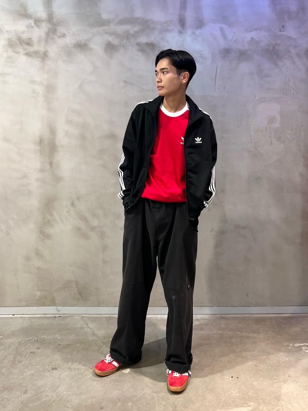 IT(アディダス ブランドコアストア 新宿)｜adidasのジャージを