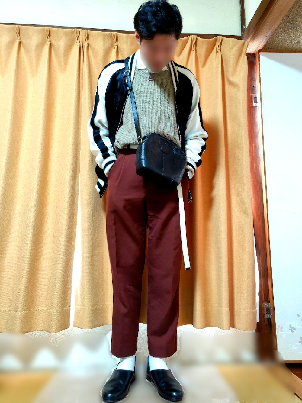 「休日コーデ、きれいめストリート、RAINMAKER、MONKEY TIME、FRED PERRY、CIAOPANIC、スカジャン  虎」｜「UNITED TOKYOのフラノカラースラックス（スラックス、レッド系）」を使った、Hiranariさん（メンズ・173cm）の春コーディネートの2枚目の写真