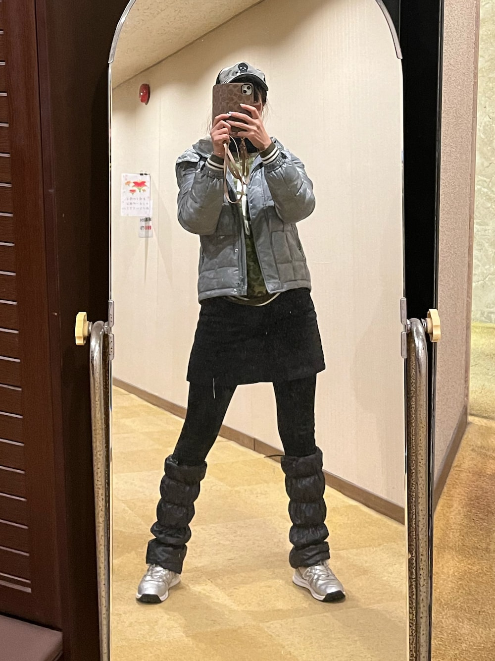 「ゴルフ、ゴルフウェア、ゴルフコーデ、ゴルフ女子、ゴルフスタイル、ゴルフ場、ゴルフシューズ、ゴルフキャップ」｜「ZOYのアイテム（ジャケット/アウター、シルバー系）」を使った、ondoruさん（レディース・163cm）の冬コーディネートの1枚目の写真