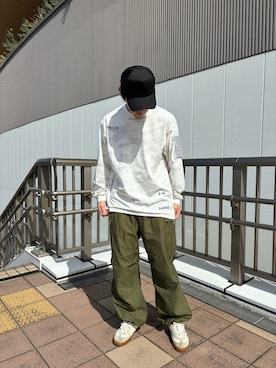 「AVIREX（アヴィレックス）のアイテム（シューズ）」を使った、りょーさん（メンズ・178cm）の秋コーディネート