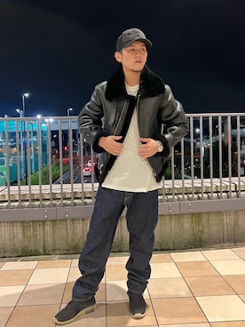 「AVIREX（アヴィレックス）のアイテム（ムートンコート）」を使った、りょーさん（メンズ・178cm）の秋コーディネート