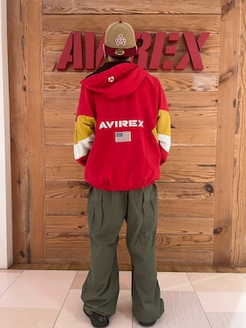 「AVIREX（アヴィレックス）のアイテム（その他アウター、レッド系）」を使った、りょーさん（メンズ・178cm）の夏コーディネート