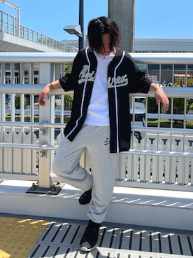「AVIREX（アヴィレックス）のアイテム（スウェットパンツ）」を使った、りょーさん（メンズ・178cm）の春コーディネート